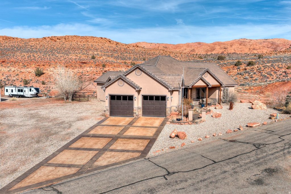 Photo of 2075 S MUNSEY DR E, Moab, UT 84532 (MLS # 2140546)