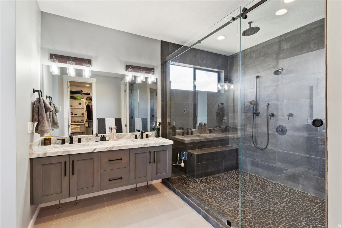 THE CHALETS - Residential