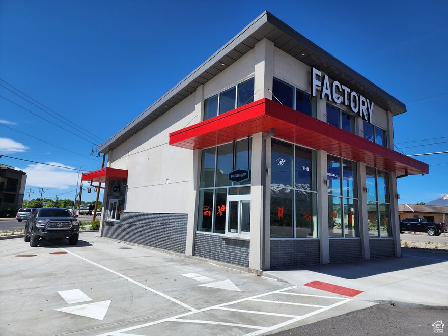 LOCATION! LOCATION! LOCATION! This awesome business opportunity sits right on State Street in Clearfield boasting its easy in & out ability for business to come & go as well as a bonus room above store. Great investment property for any entrepreneur. Must see!