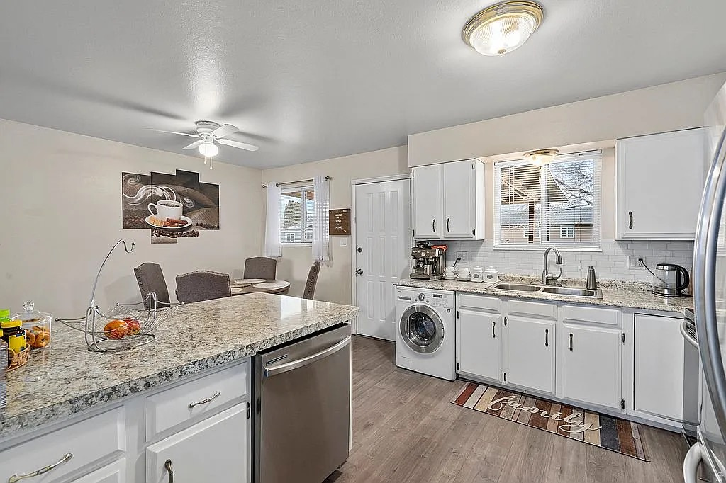 CENTURY ESTATES - Residential