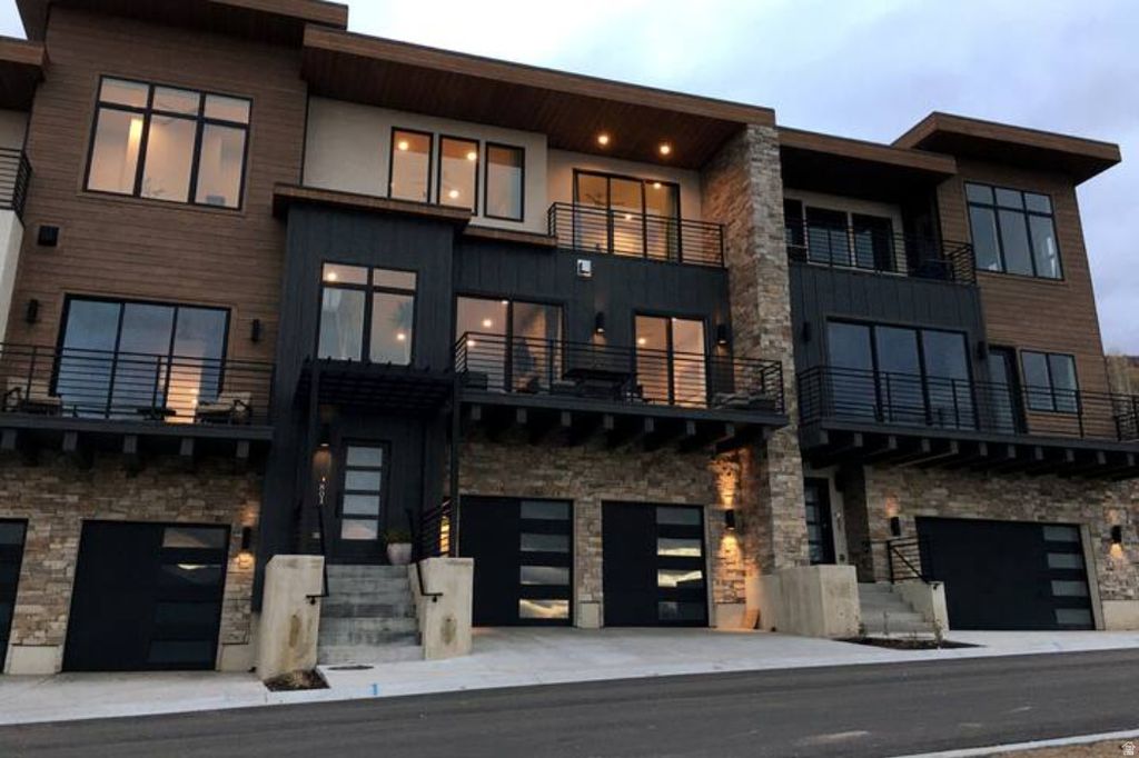 Photo of 801 E KLAIM DR DR, Hideout, UT 84036 (MLS # 2151059)