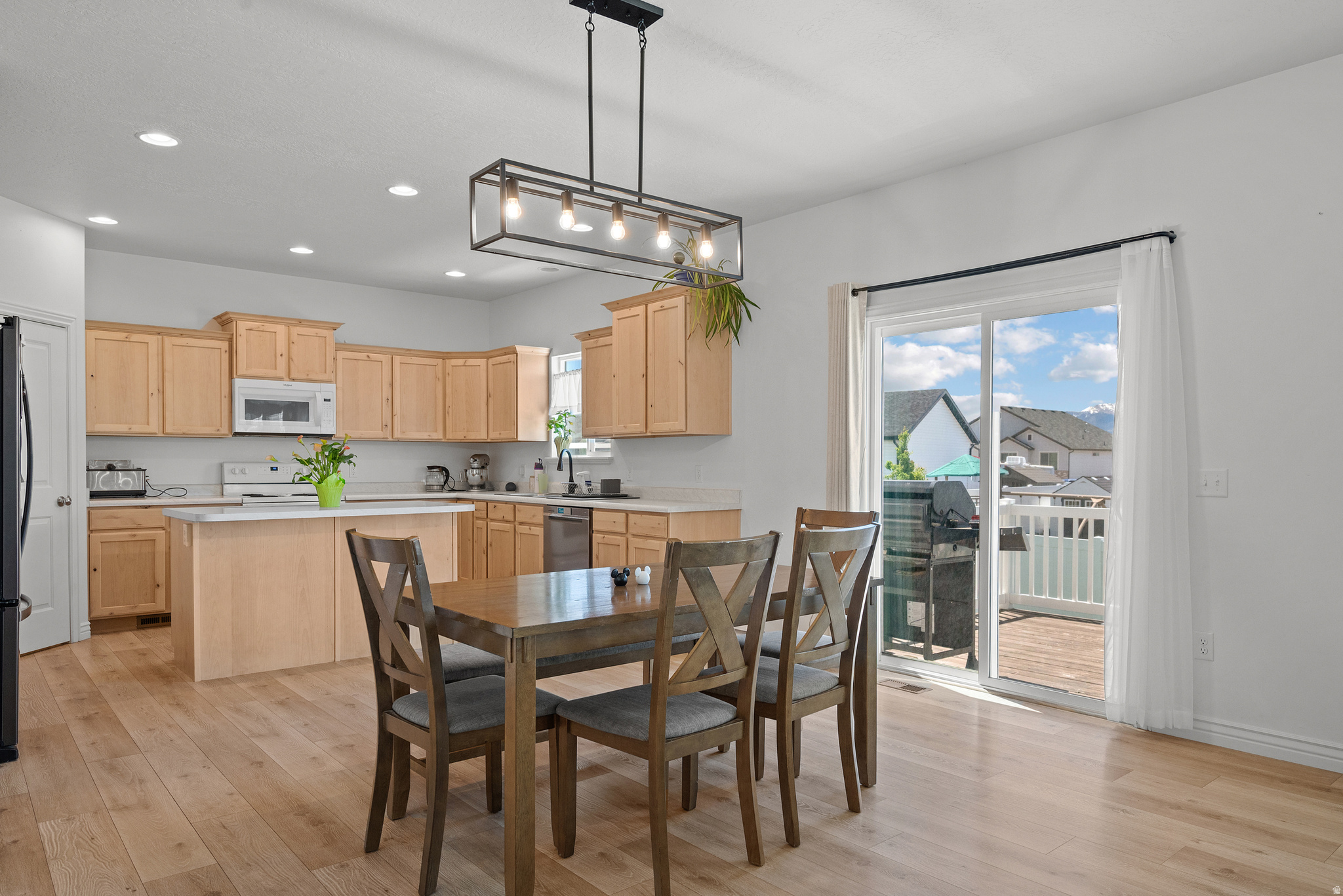 SUNSET ESTATES - Residential
