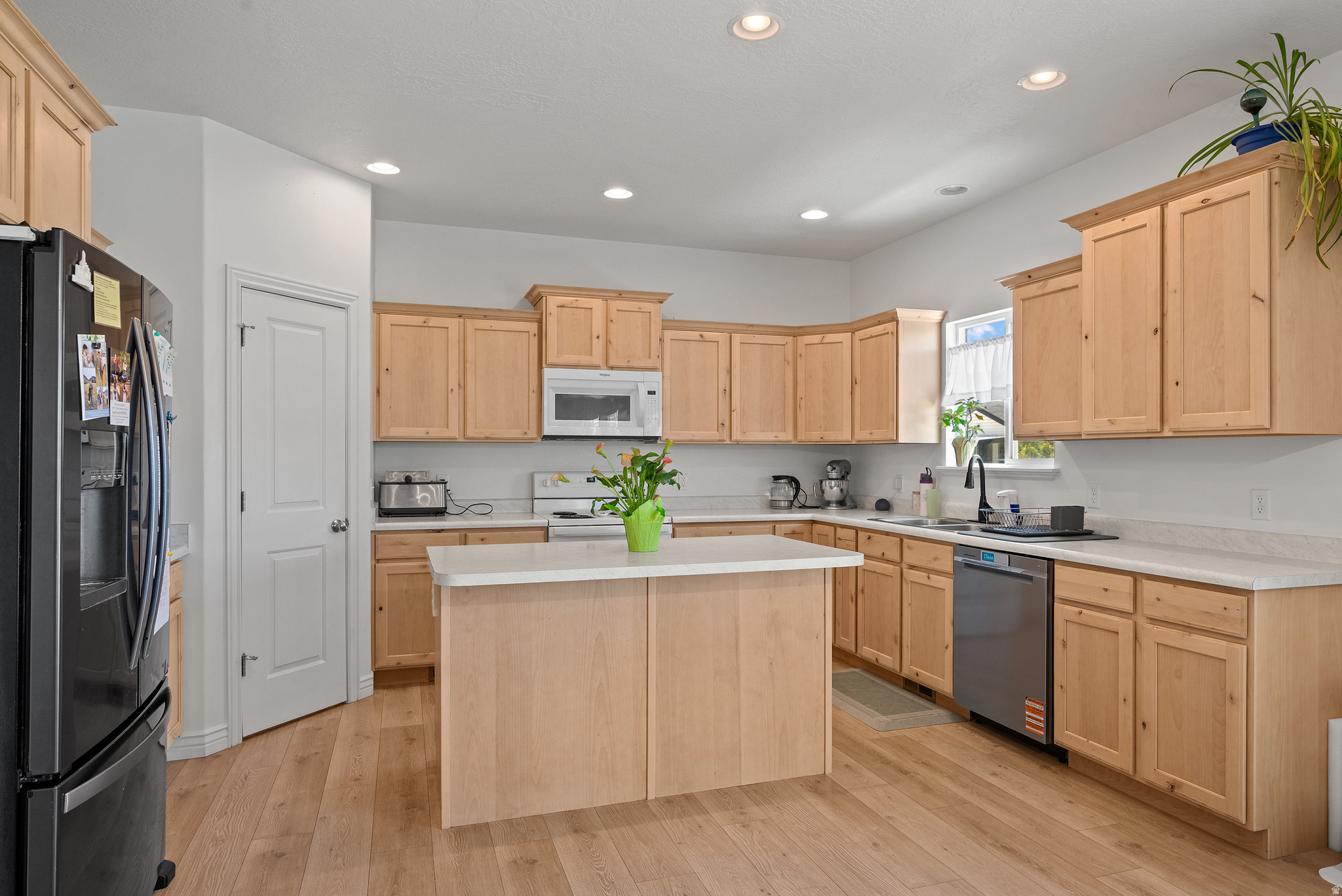 SUNSET ESTATES - Residential
