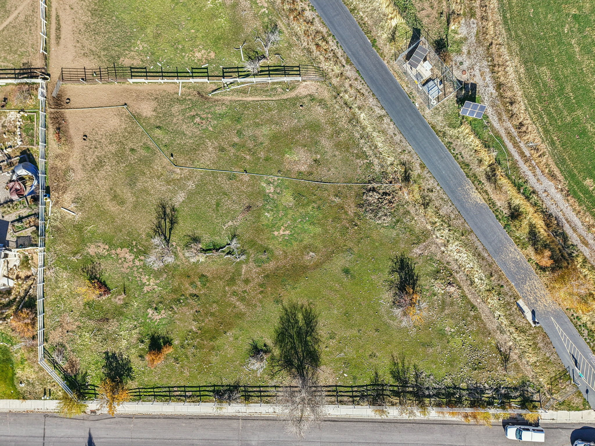 HOFHEINS ESTATES - Land