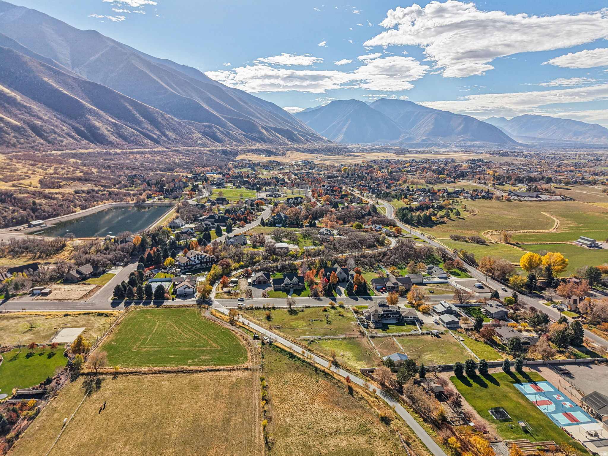 HOFHEINS ESTATES - Land