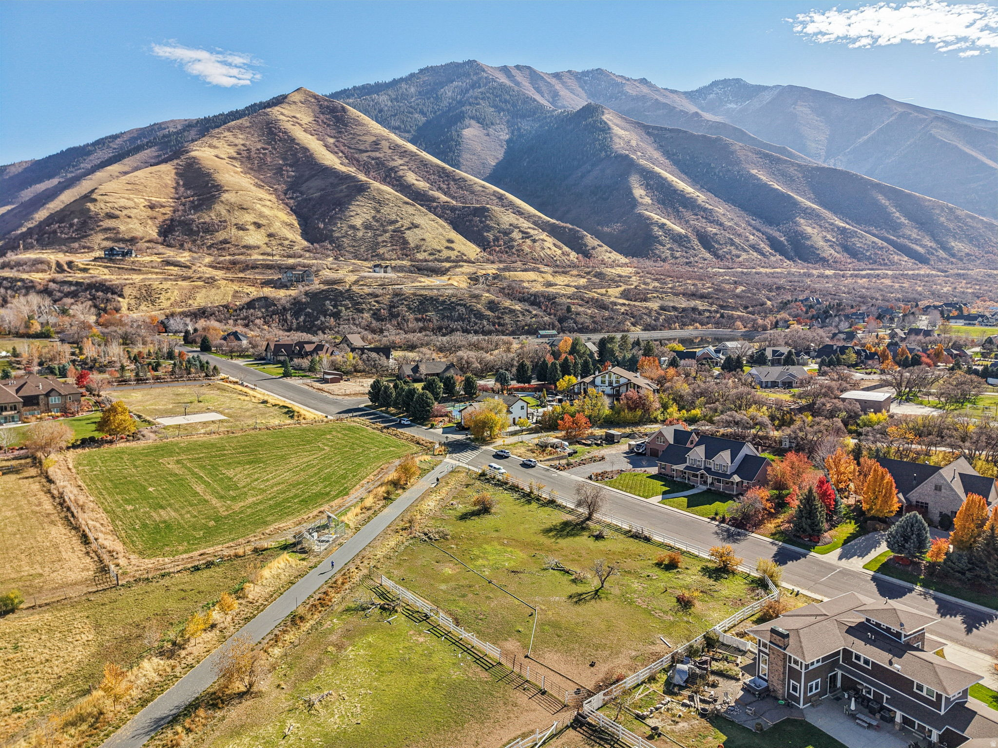 HOFHEINS ESTATES - Land