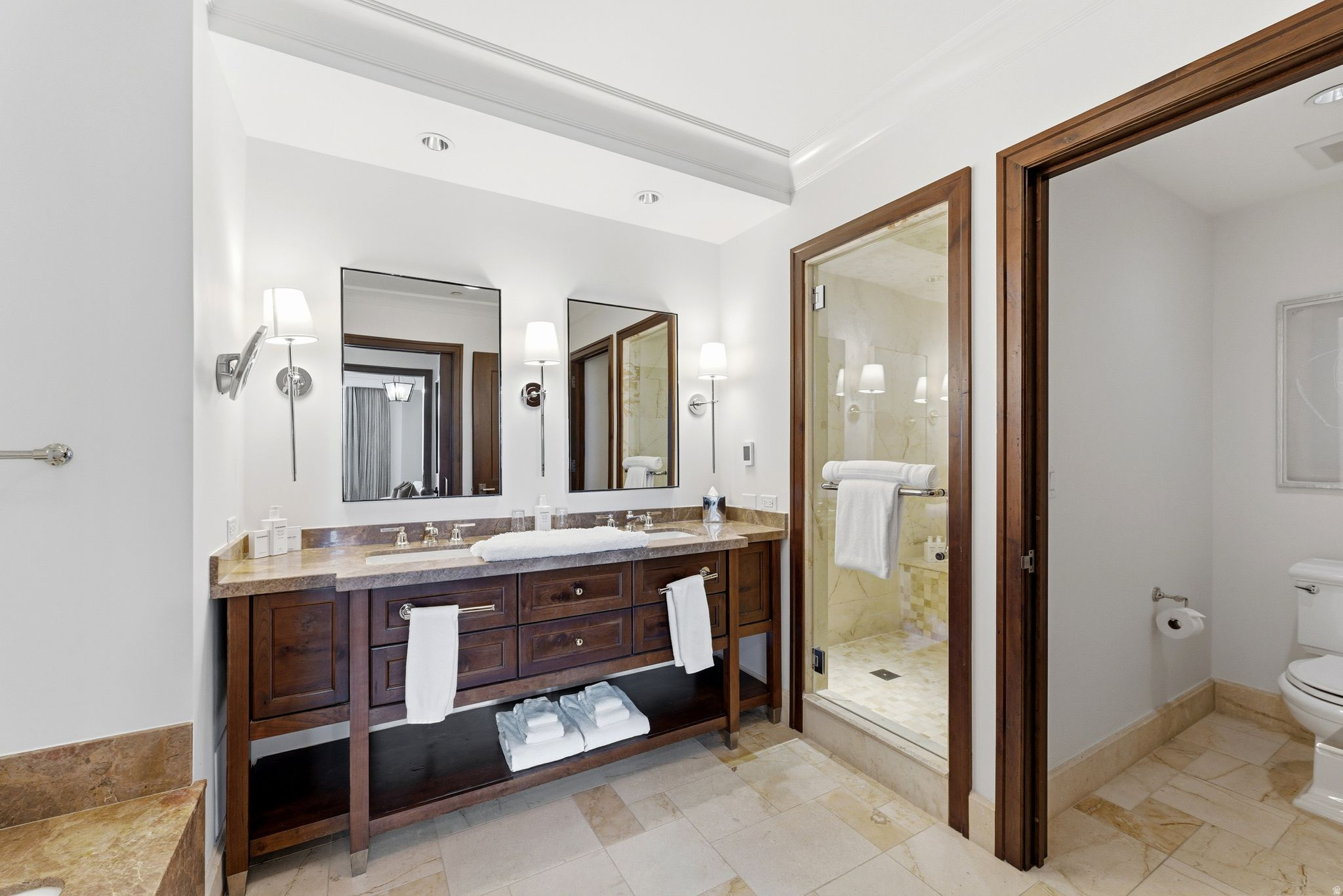 MONTAGE - Residential