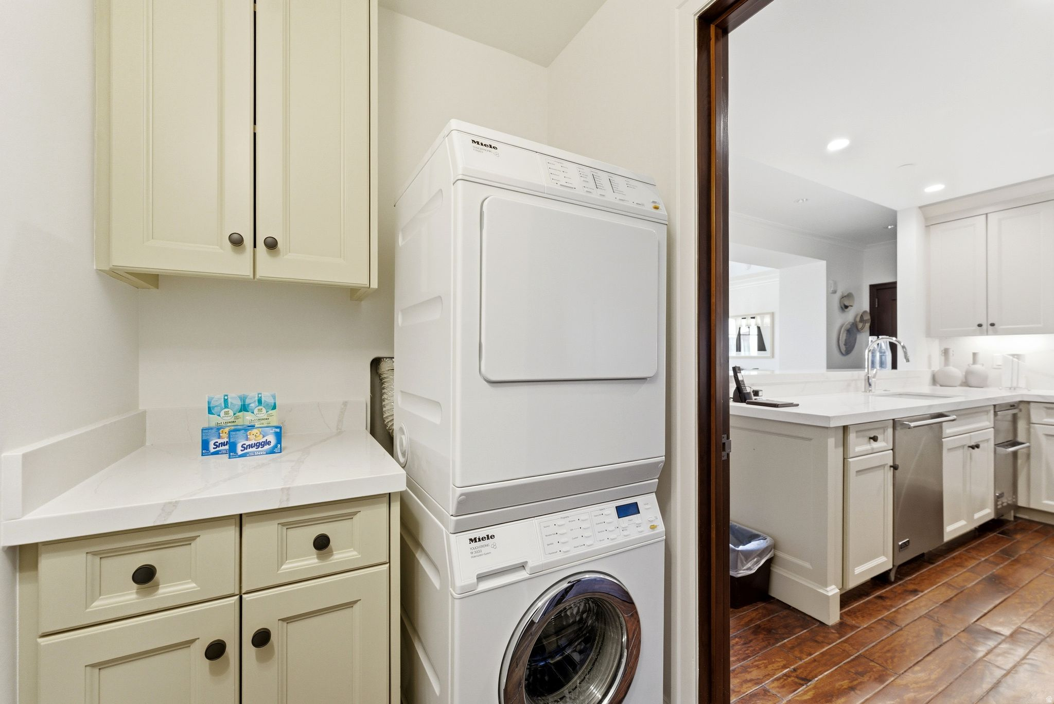 MONTAGE - Residential