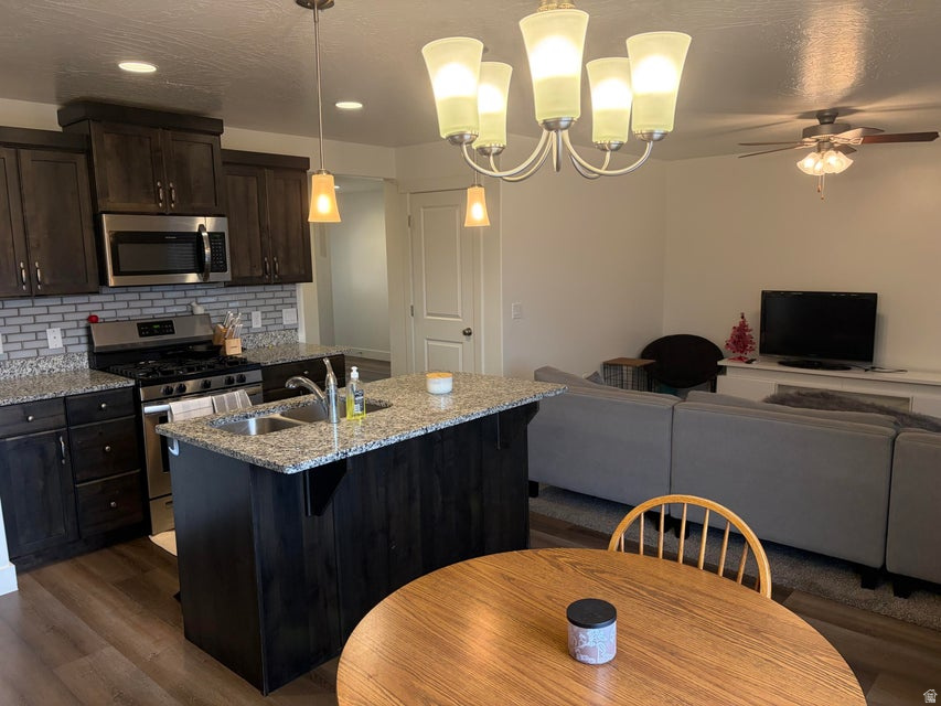 DESERT BLUFF AT DESERT CANYONS TOWNHOMES - Residential