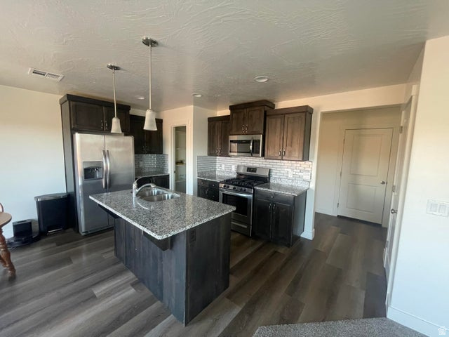 DESERT BLUFF AT DESERT CANYONS TOWNHOMES - Residential