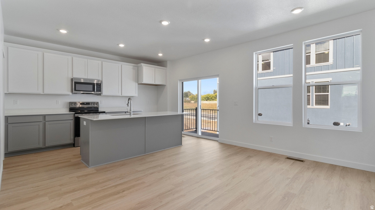 TRAILSIDE - Residential