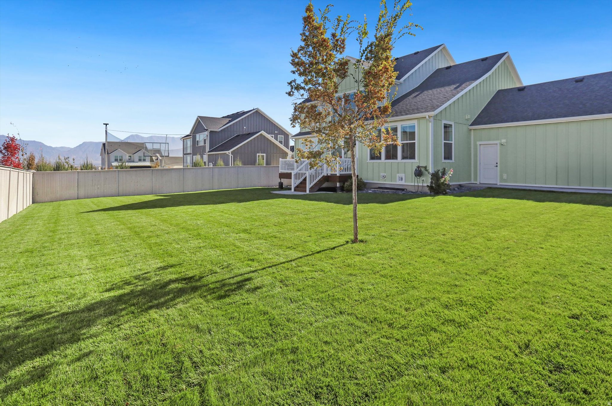 BEACON POINTE - Residential