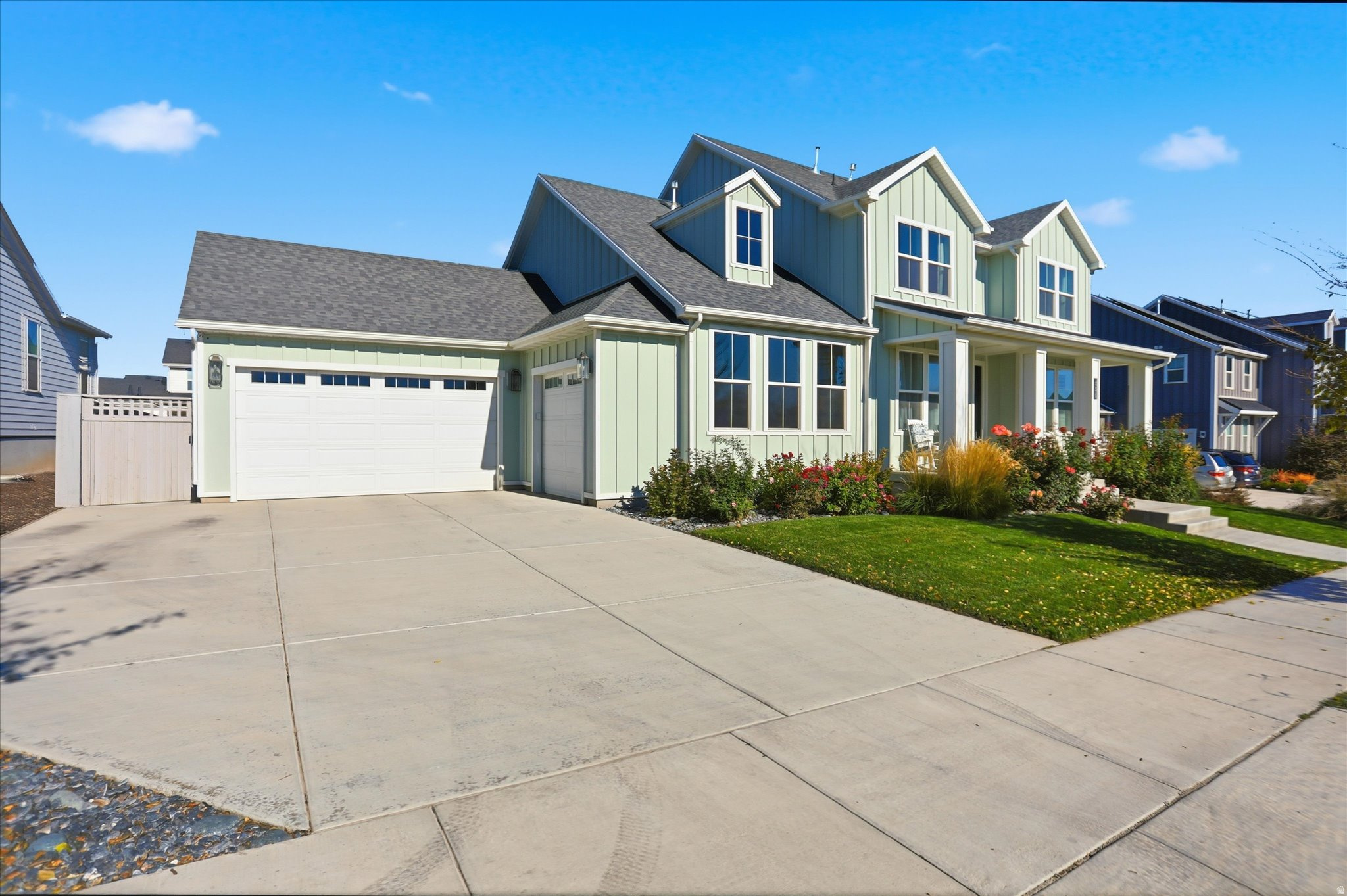 BEACON POINTE - Residential