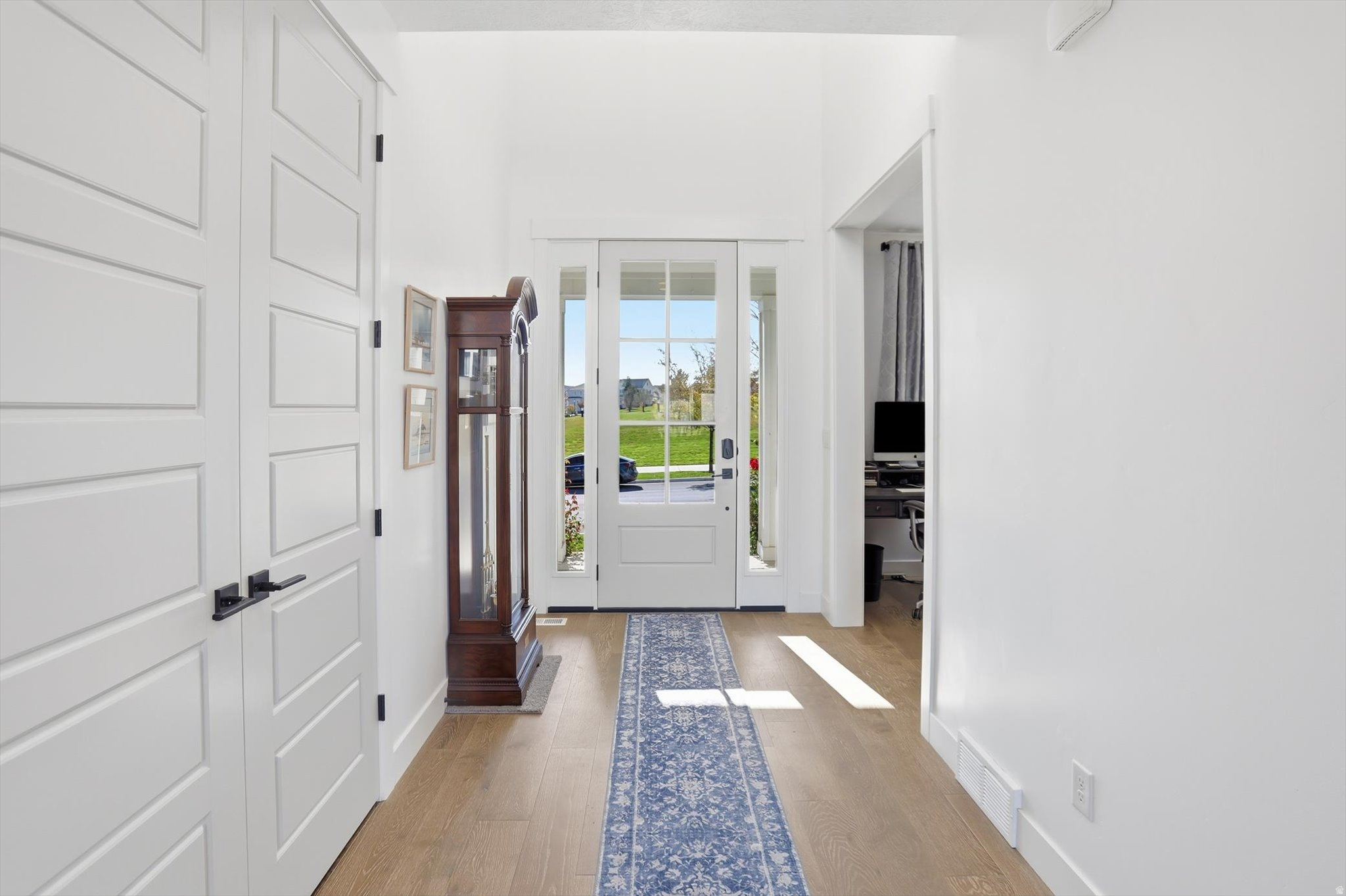 BEACON POINTE - Residential