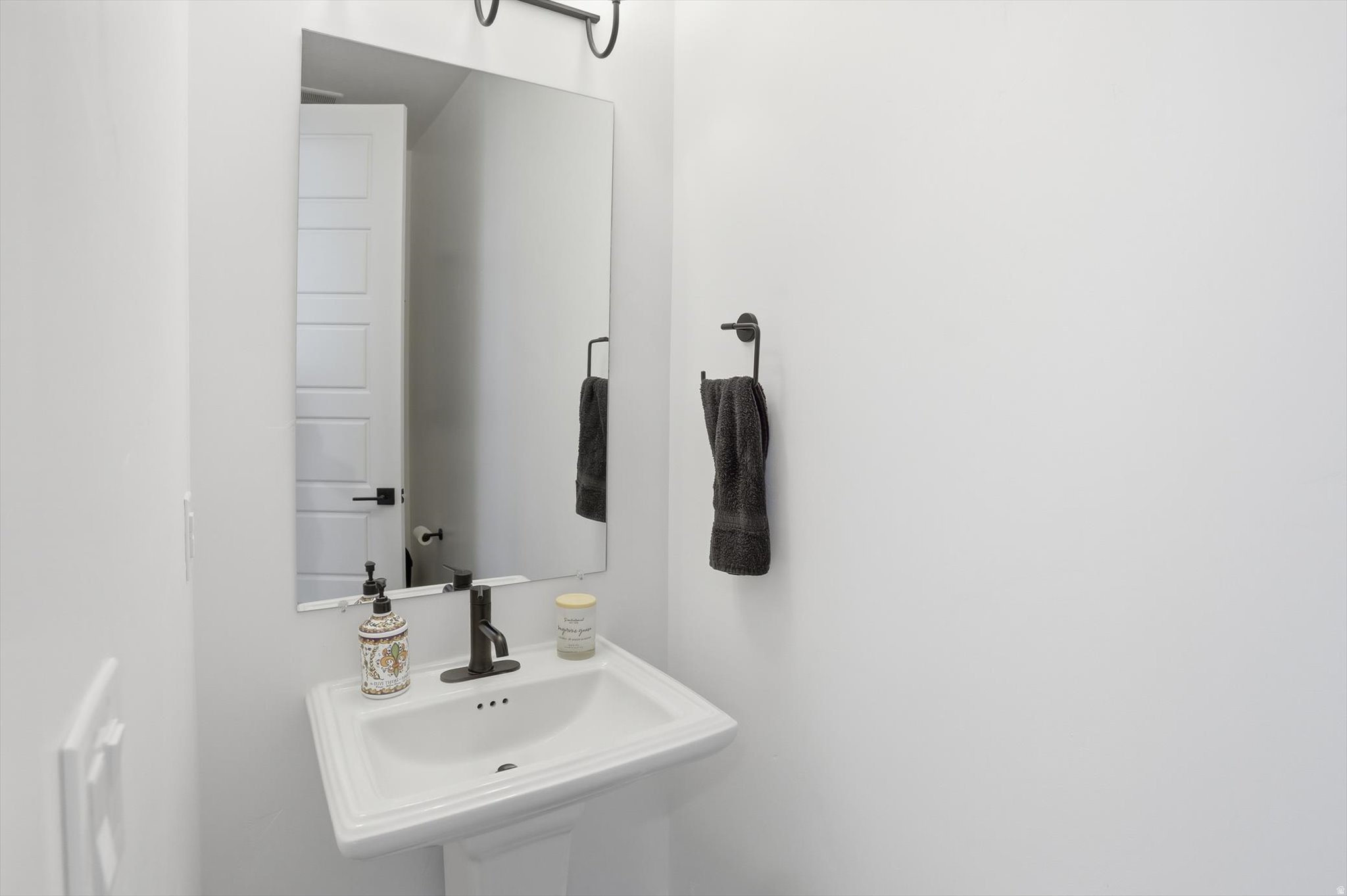 BEACON POINTE - Residential