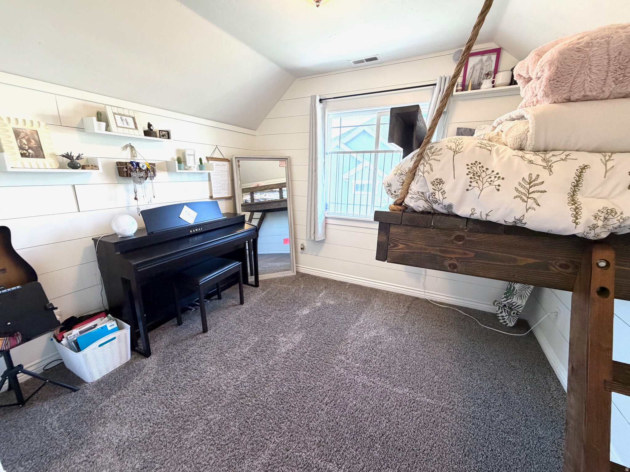 LOCUST AVE ESTATES - Residential