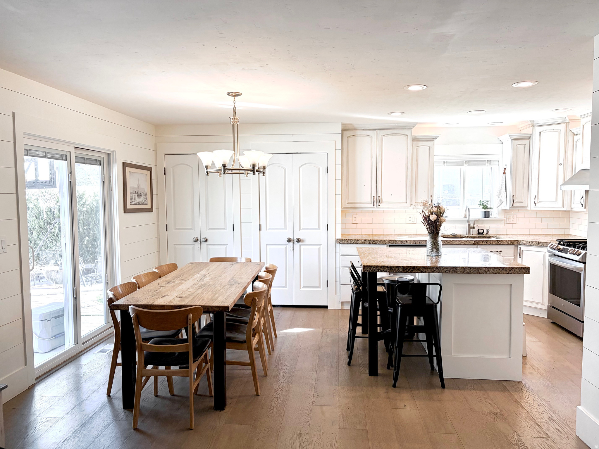 LOCUST AVE ESTATES - Residential