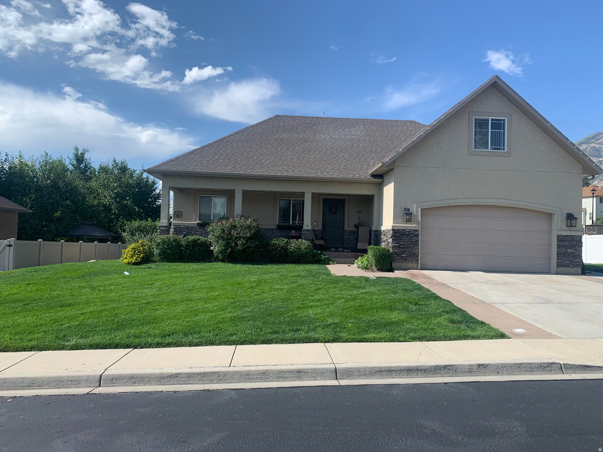 LOCUST AVE ESTATES - Residential