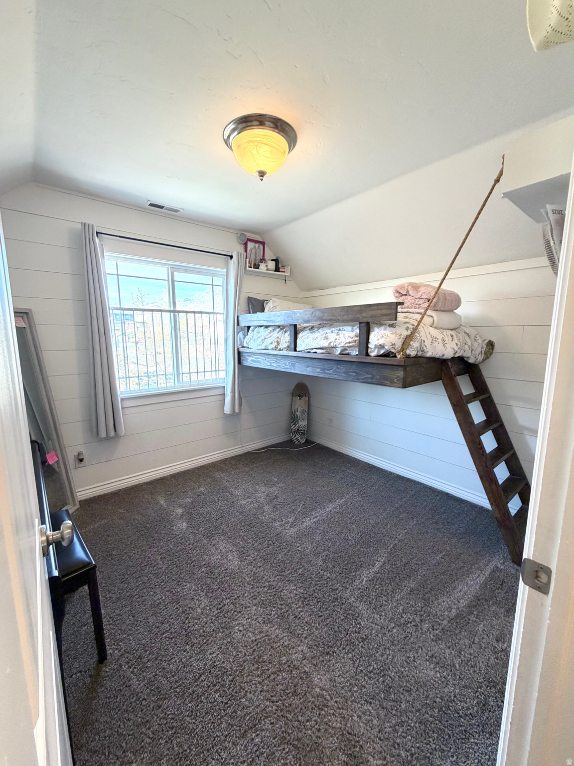 LOCUST AVE ESTATES - Residential