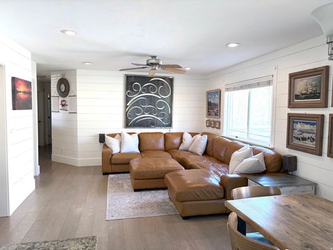 Tiny photo for 789 E 820 S, Pleasant Grove, UT 84062 (MLS # 2148139)