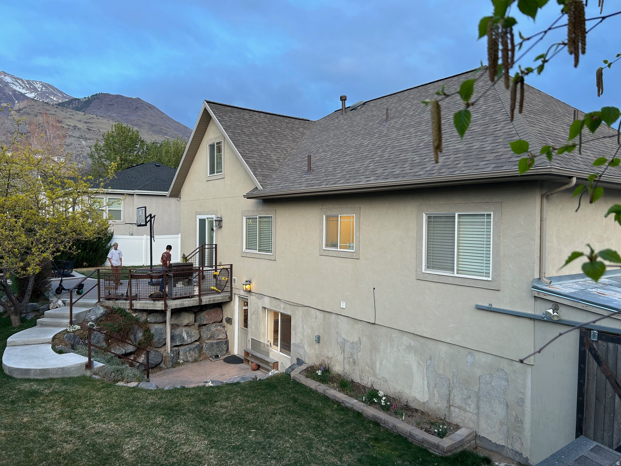 LOCUST AVE ESTATES - Residential