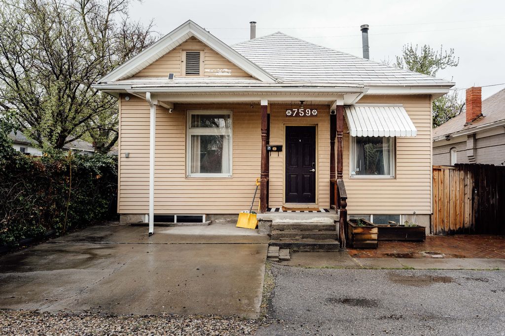 Photo of 759 S KILBOURNE CT, Salt Lake City, UT 84102 (MLS # 2147937)