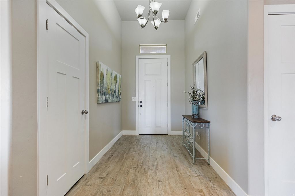 Photo of 1296 N MAIN ST, Hurricane, UT 84737 (MLS # 2172812)