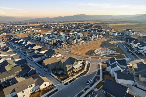 Tiny photo for 6978 W DOCKSIDER DR, South Jordan, UT 84009 (MLS # 2128586)