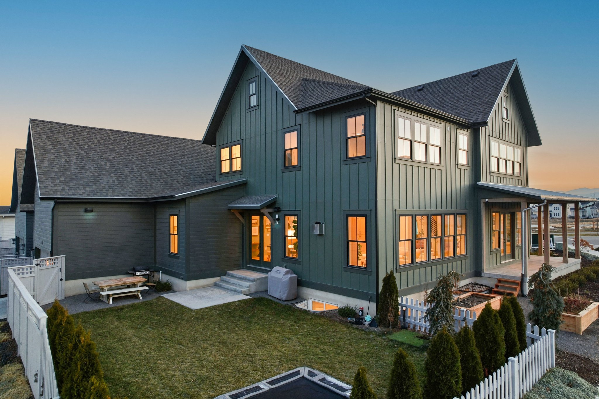 DAYBREAK - Residential