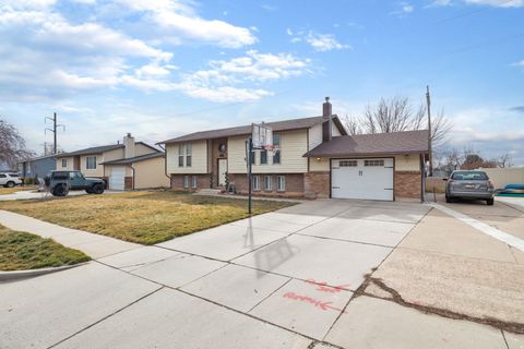 Tiny photo for 2181 S KATIES WAY, Clearfield, UT 84015 (MLS # 2138041)