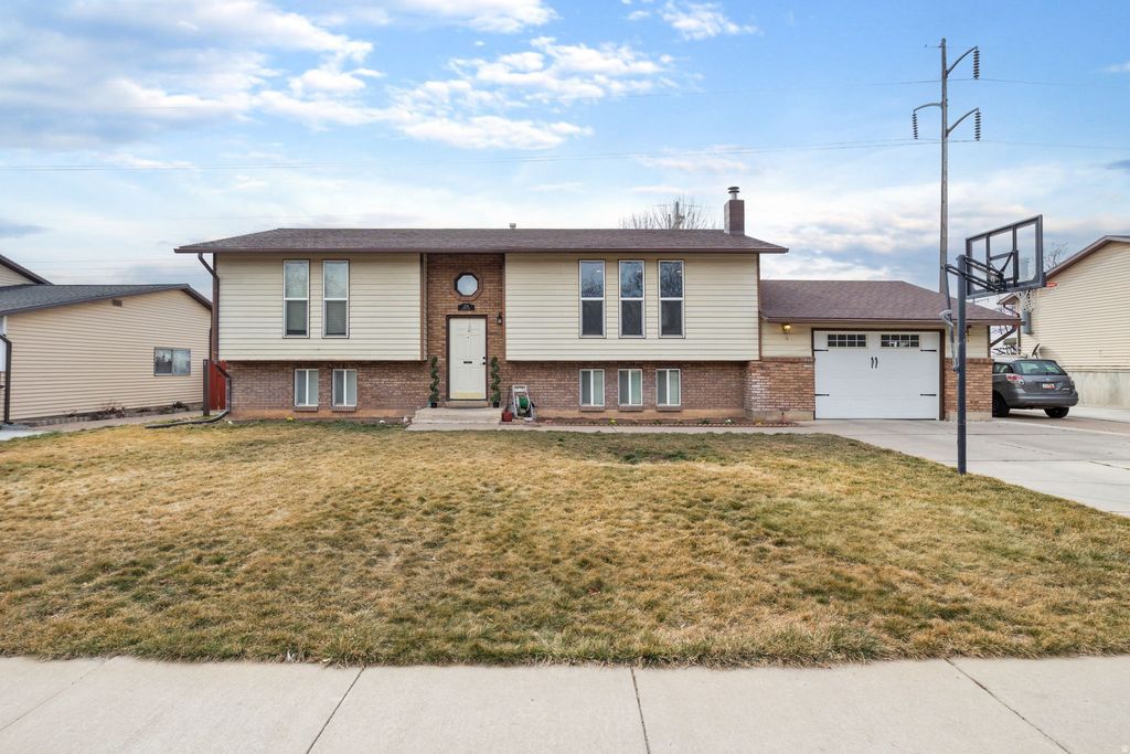 Photo of 2181 S KATIES WAY, Clearfield, UT 84015 (MLS # 2138041)