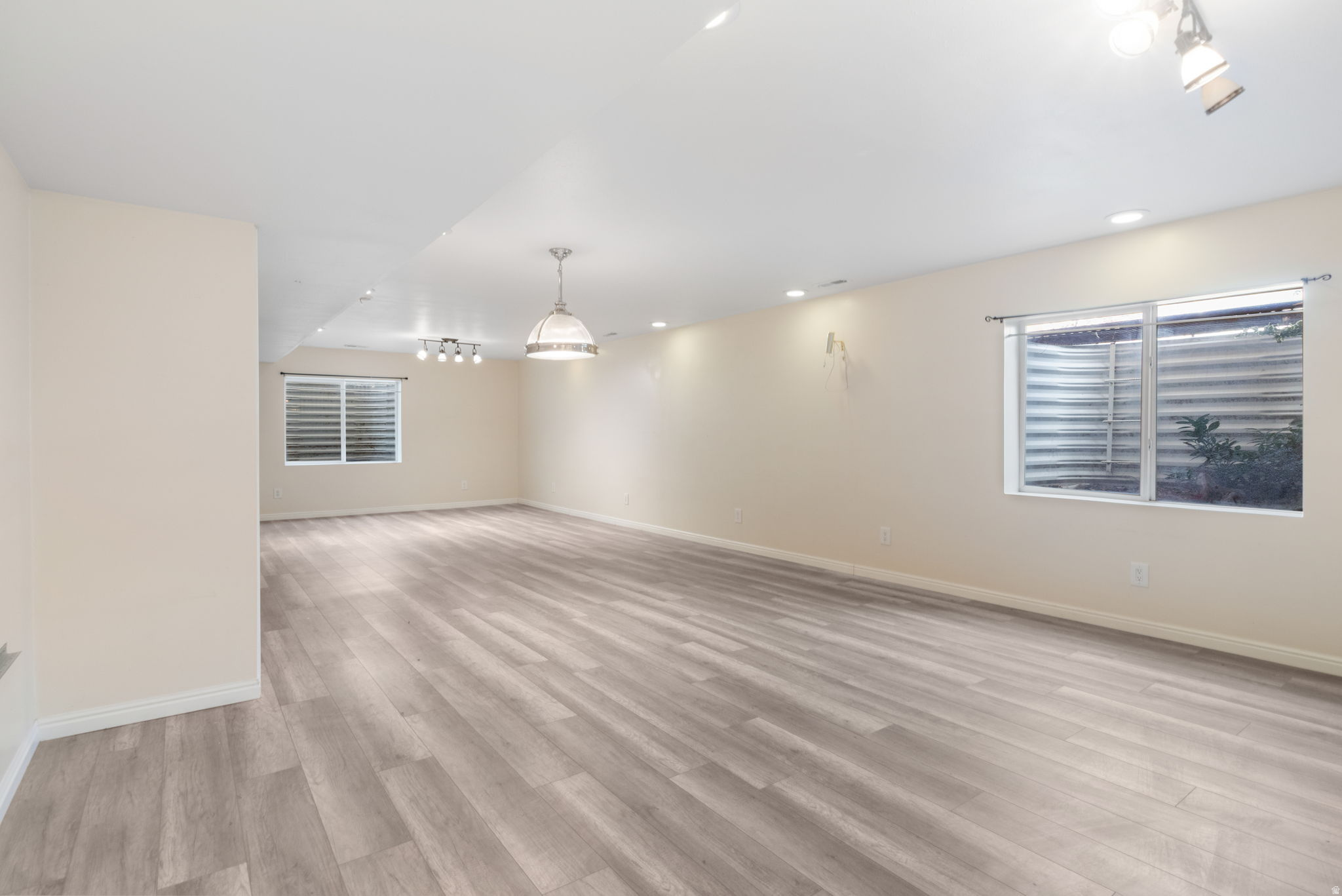 IVORY HIGHLANDS - Residential