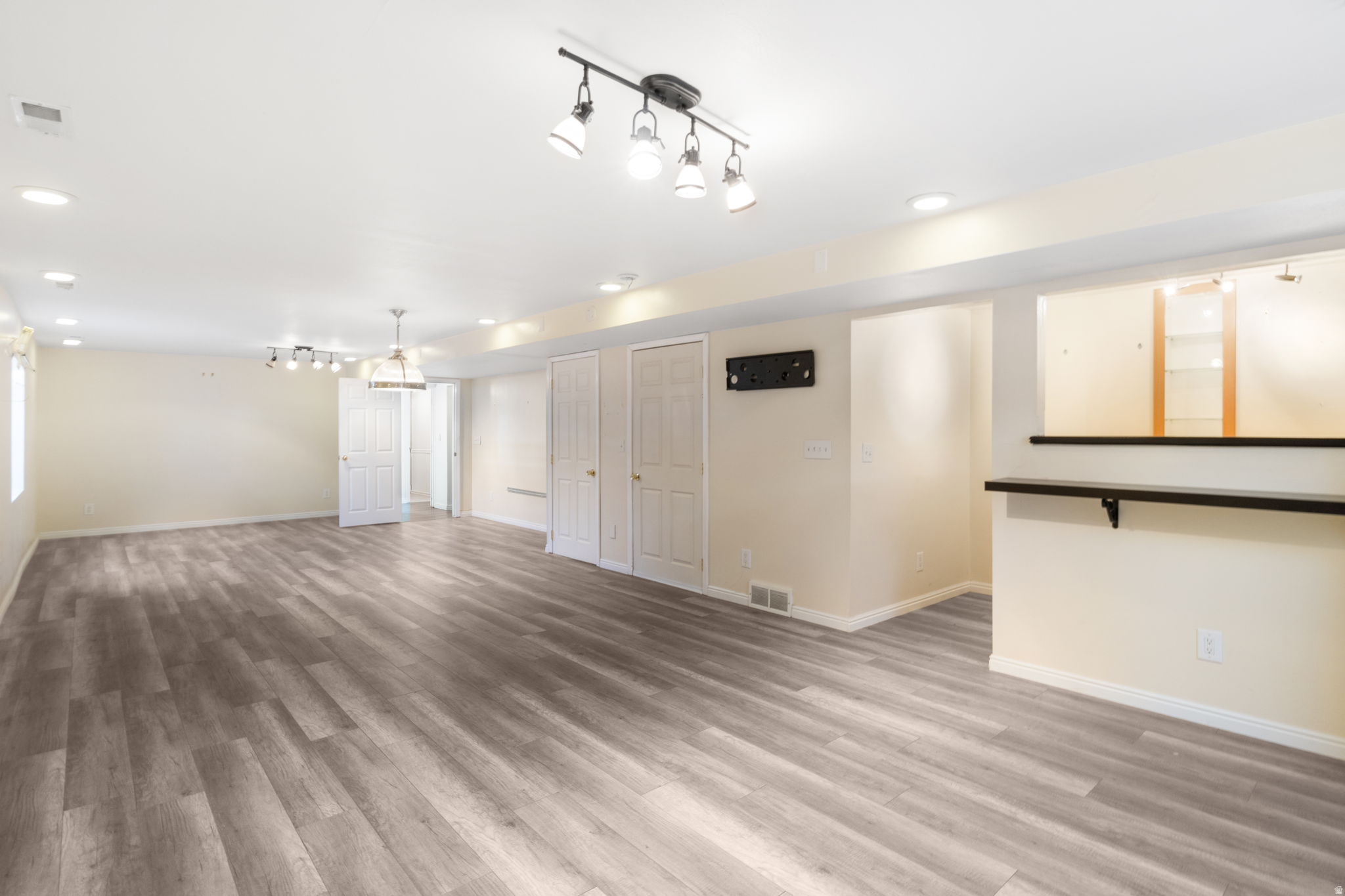 IVORY HIGHLANDS - Residential