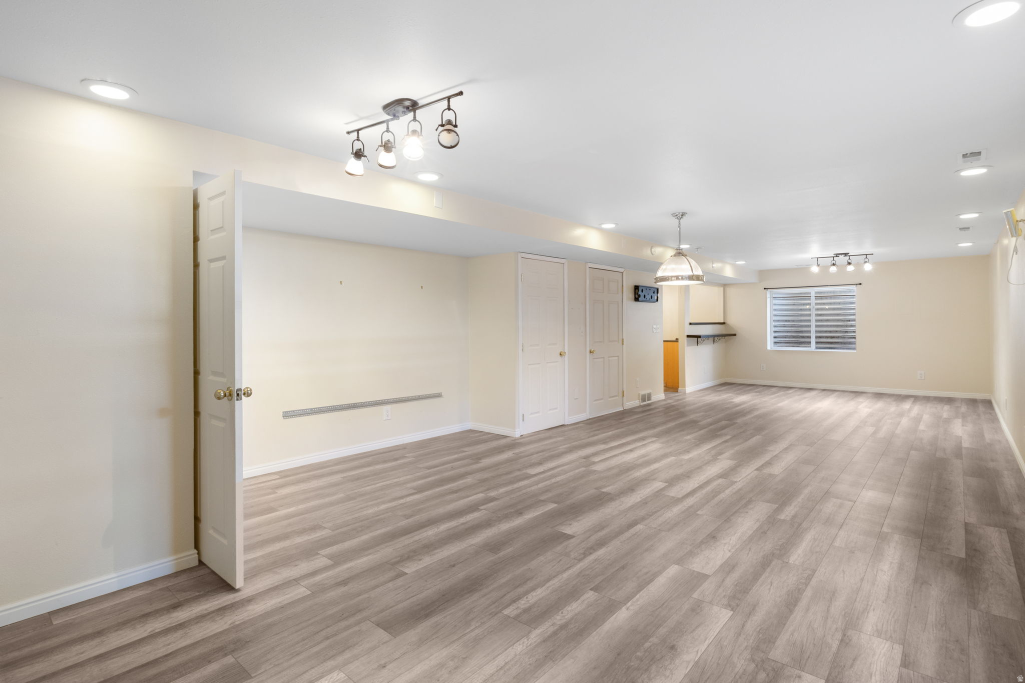 IVORY HIGHLANDS - Residential