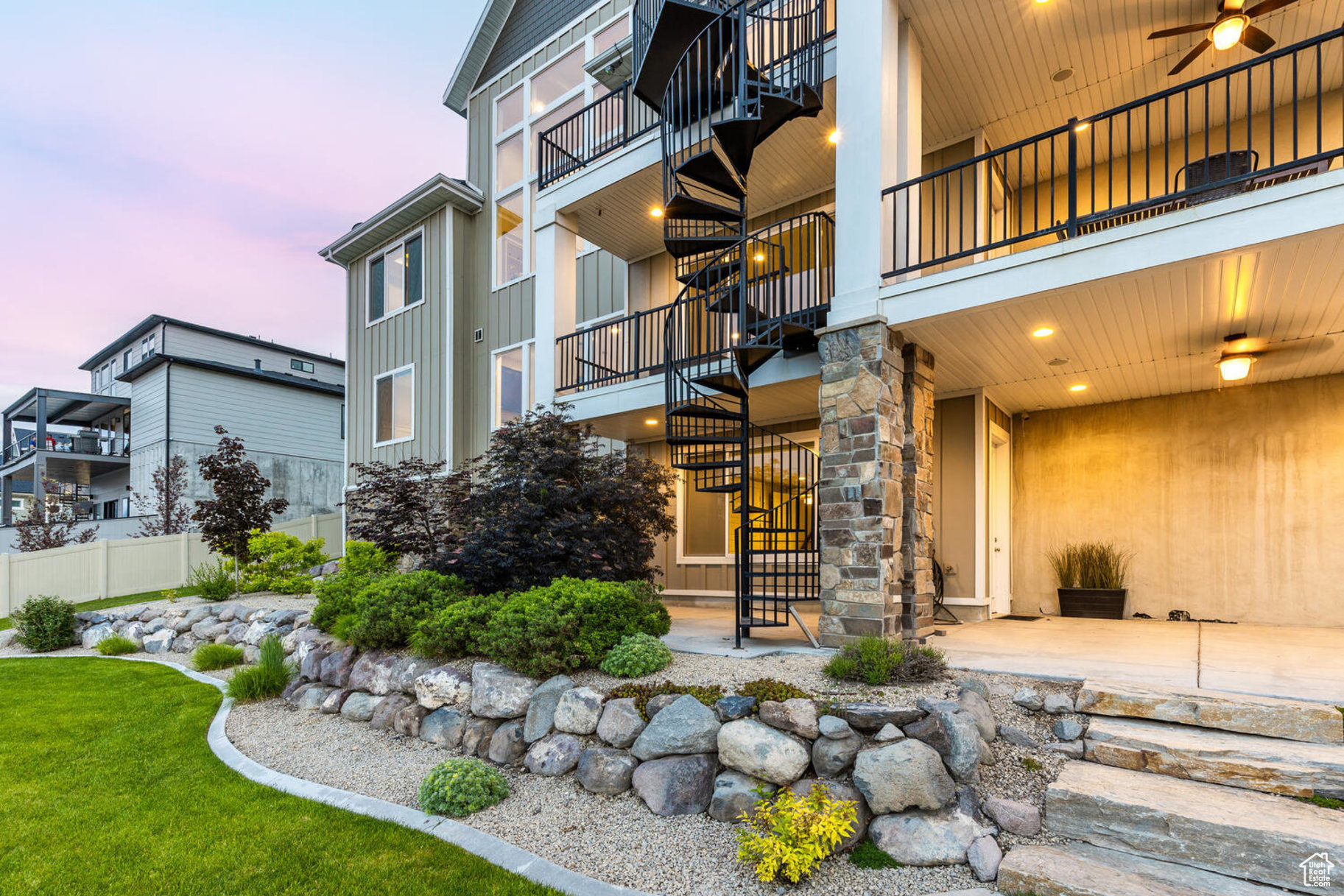 LOOKOUT RIDGE - Residential