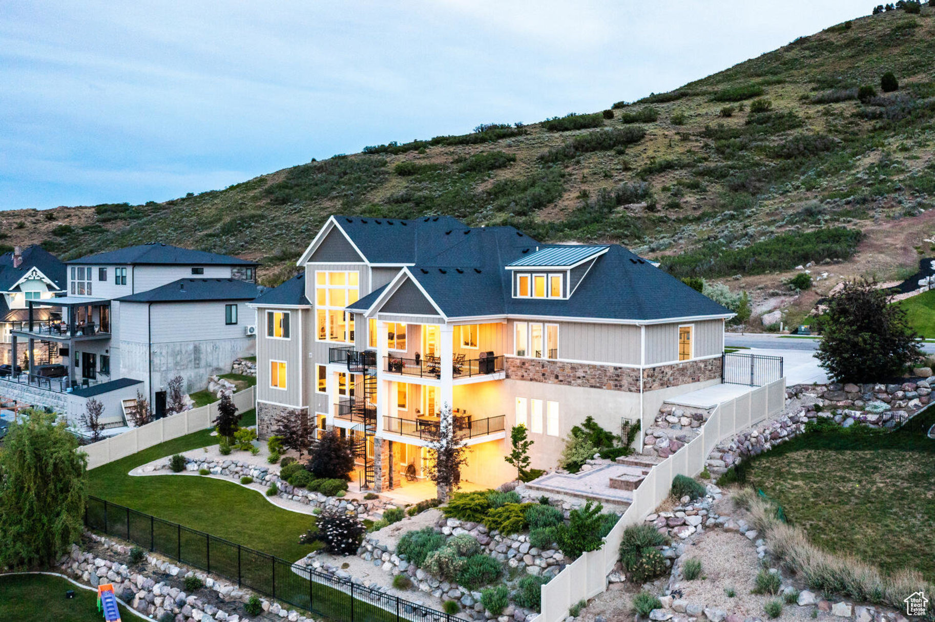 LOOKOUT RIDGE - Residential