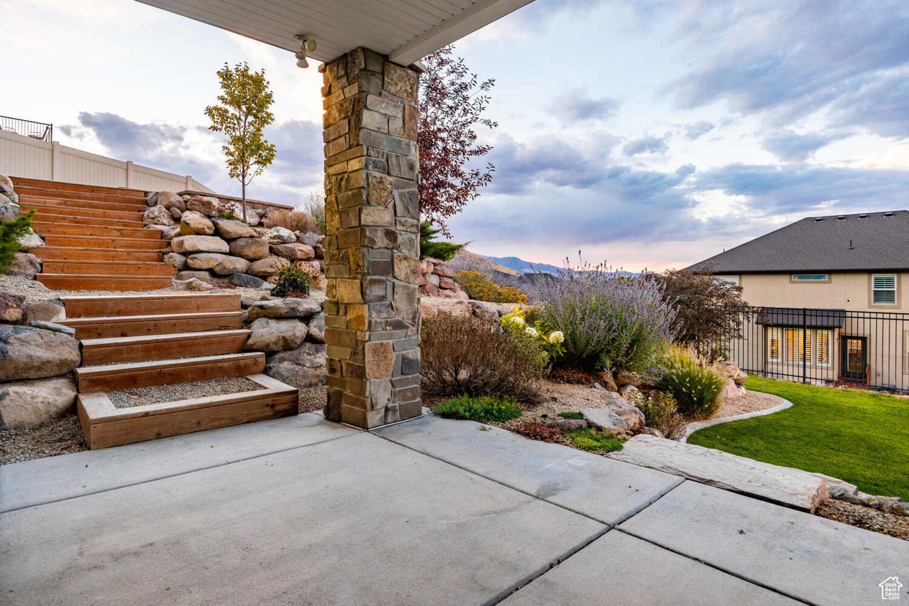 LOOKOUT RIDGE - Residential