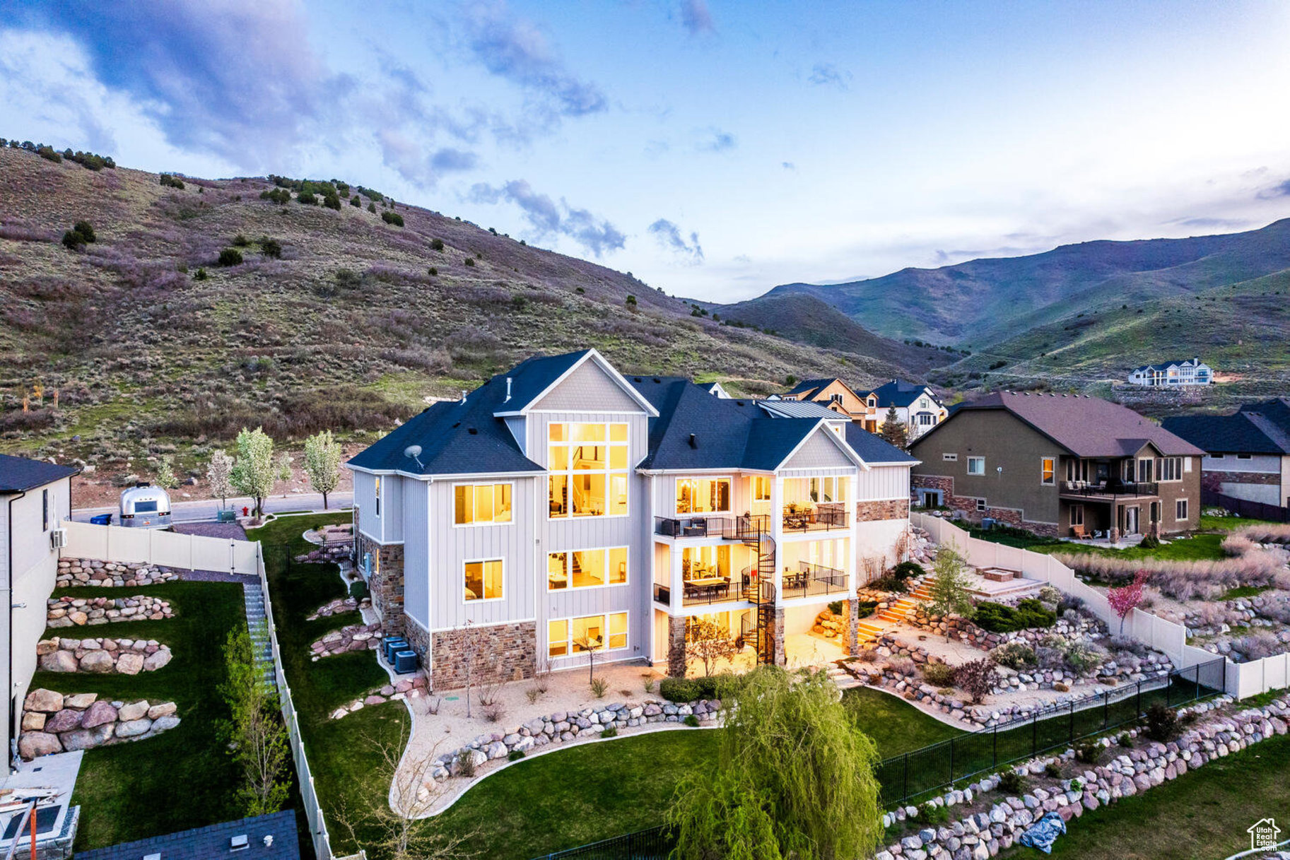 LOOKOUT RIDGE - Residential