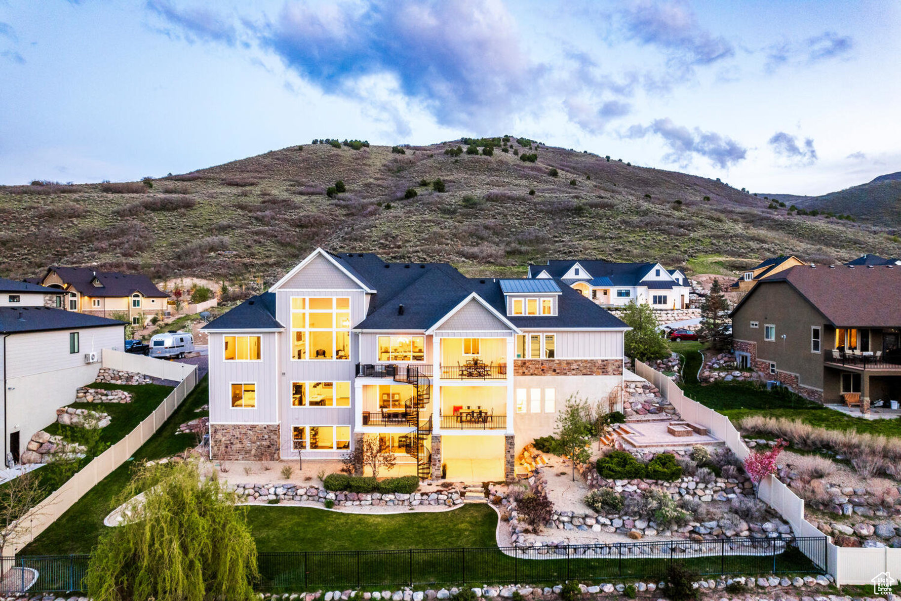 LOOKOUT RIDGE - Residential