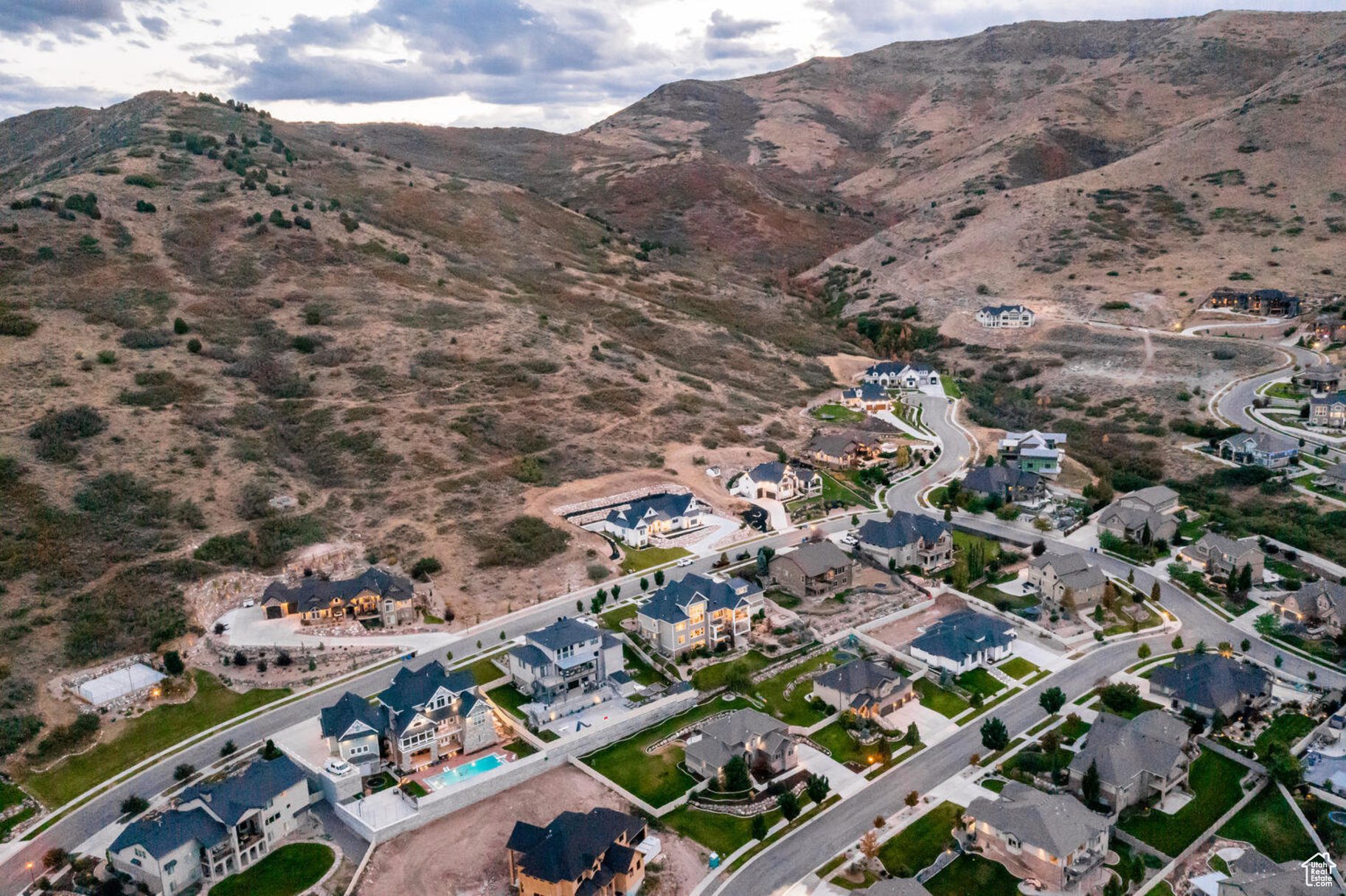 LOOKOUT RIDGE - Residential