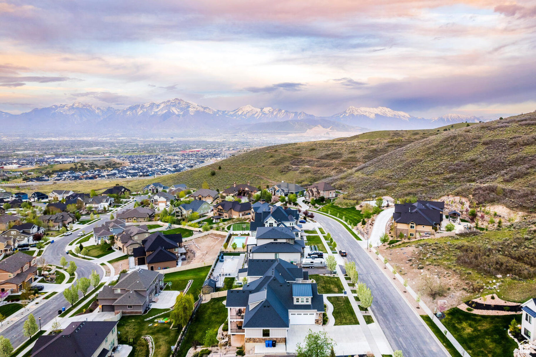LOOKOUT RIDGE - Residential