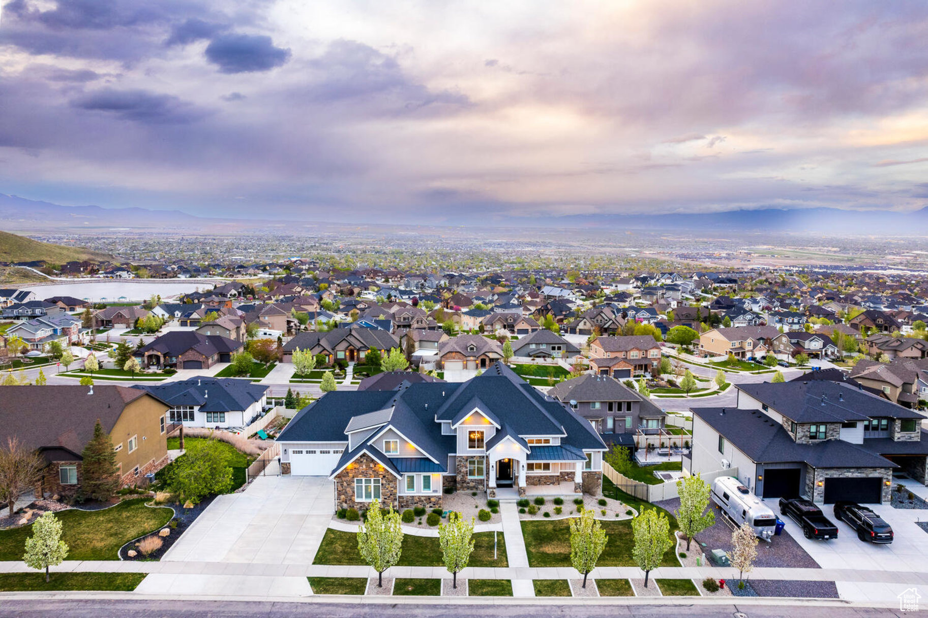 LOOKOUT RIDGE - Residential