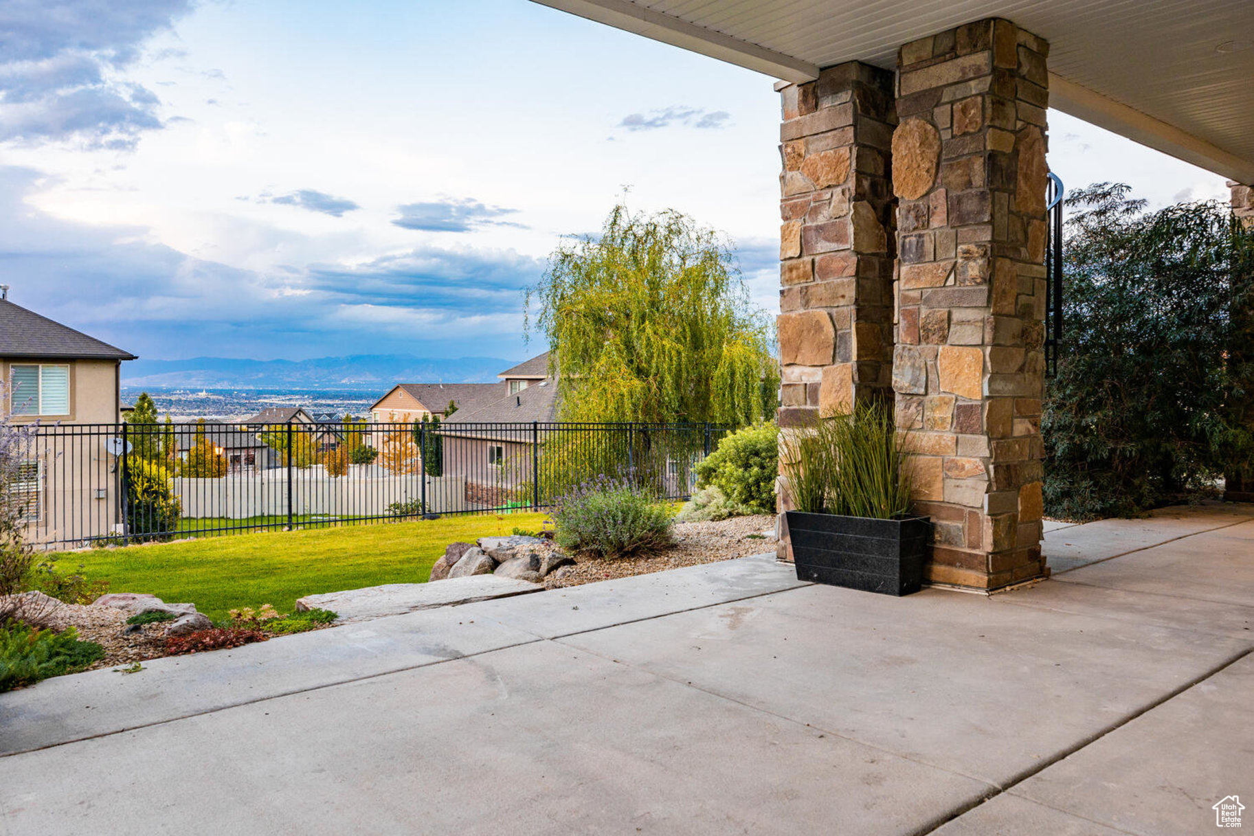 LOOKOUT RIDGE - Residential