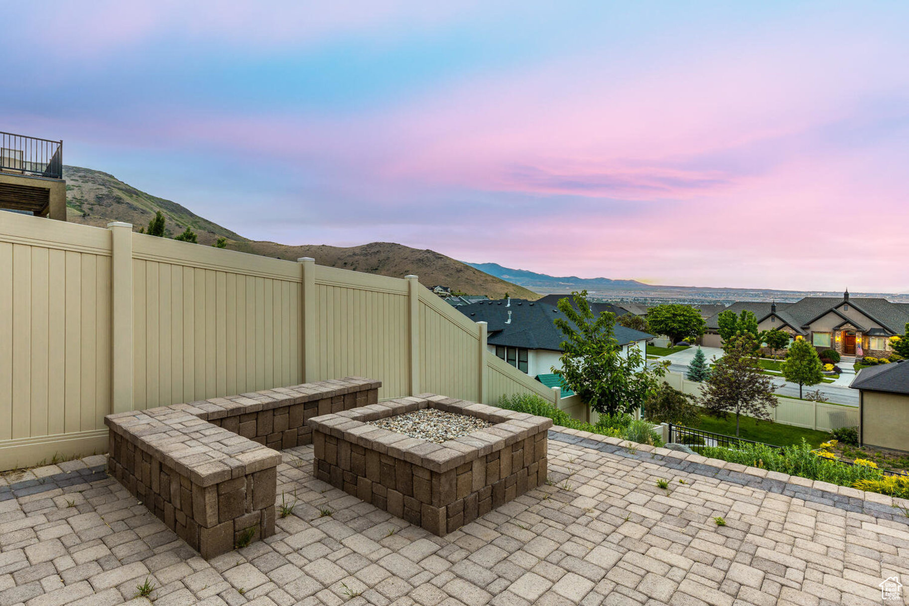 LOOKOUT RIDGE - Residential