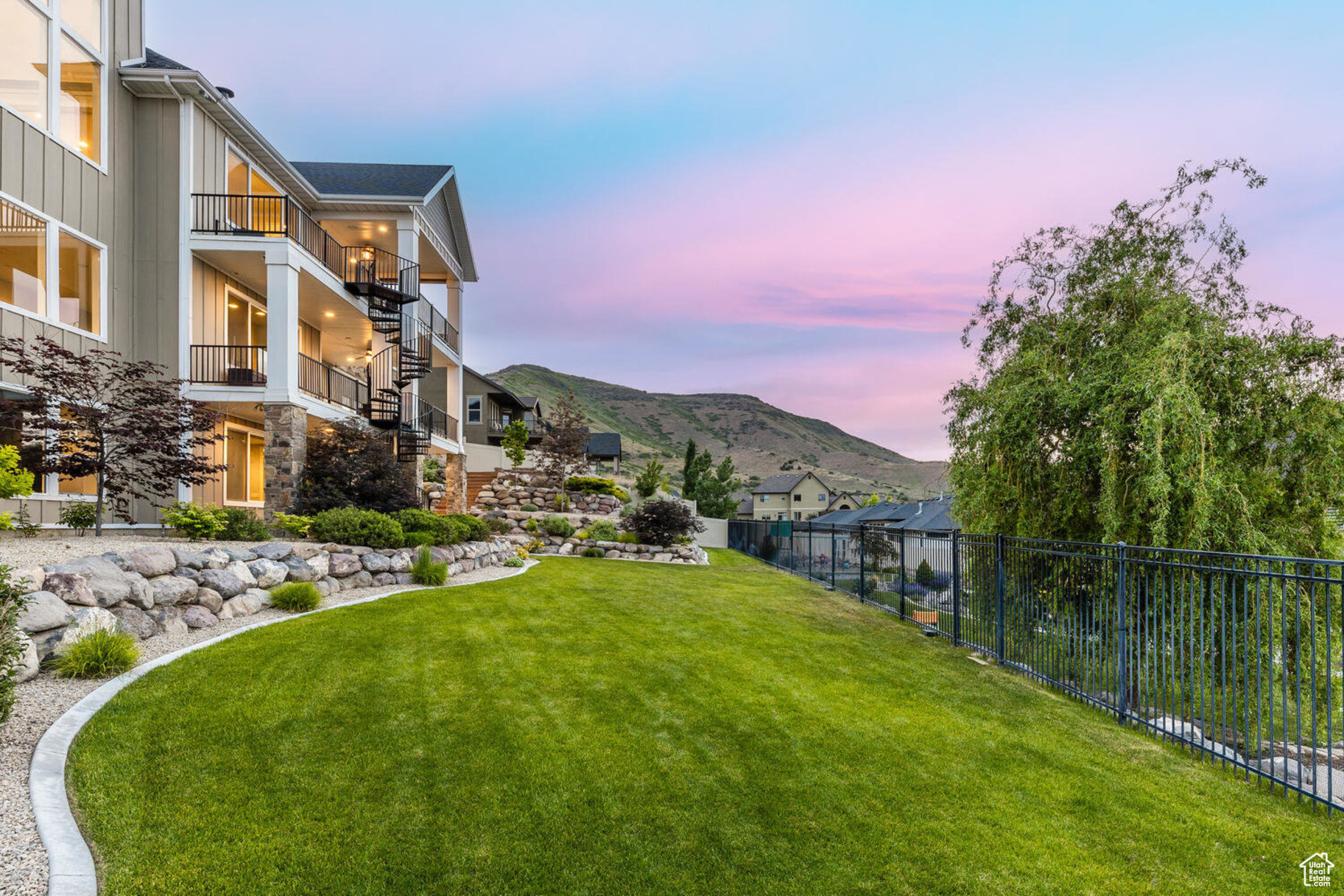 LOOKOUT RIDGE - Residential