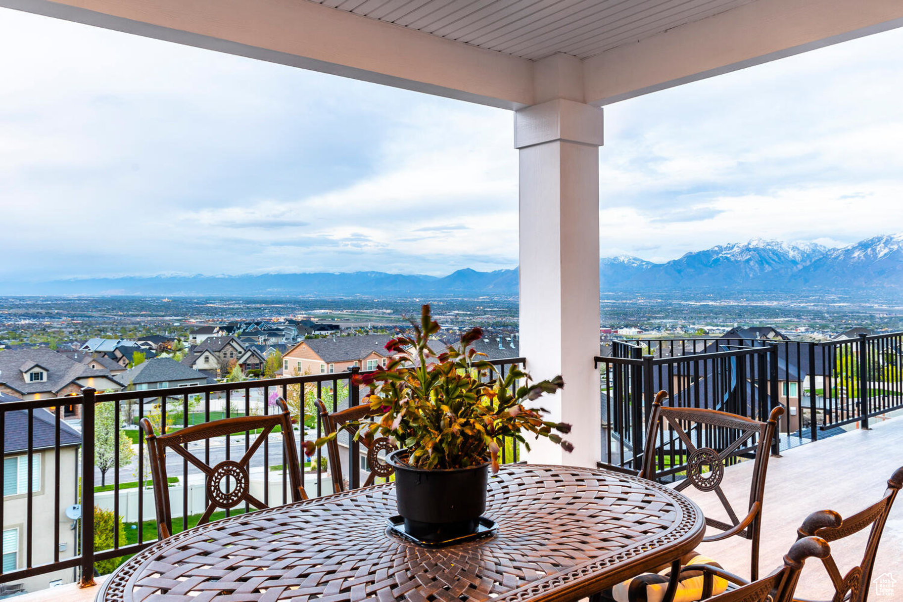 LOOKOUT RIDGE - Residential