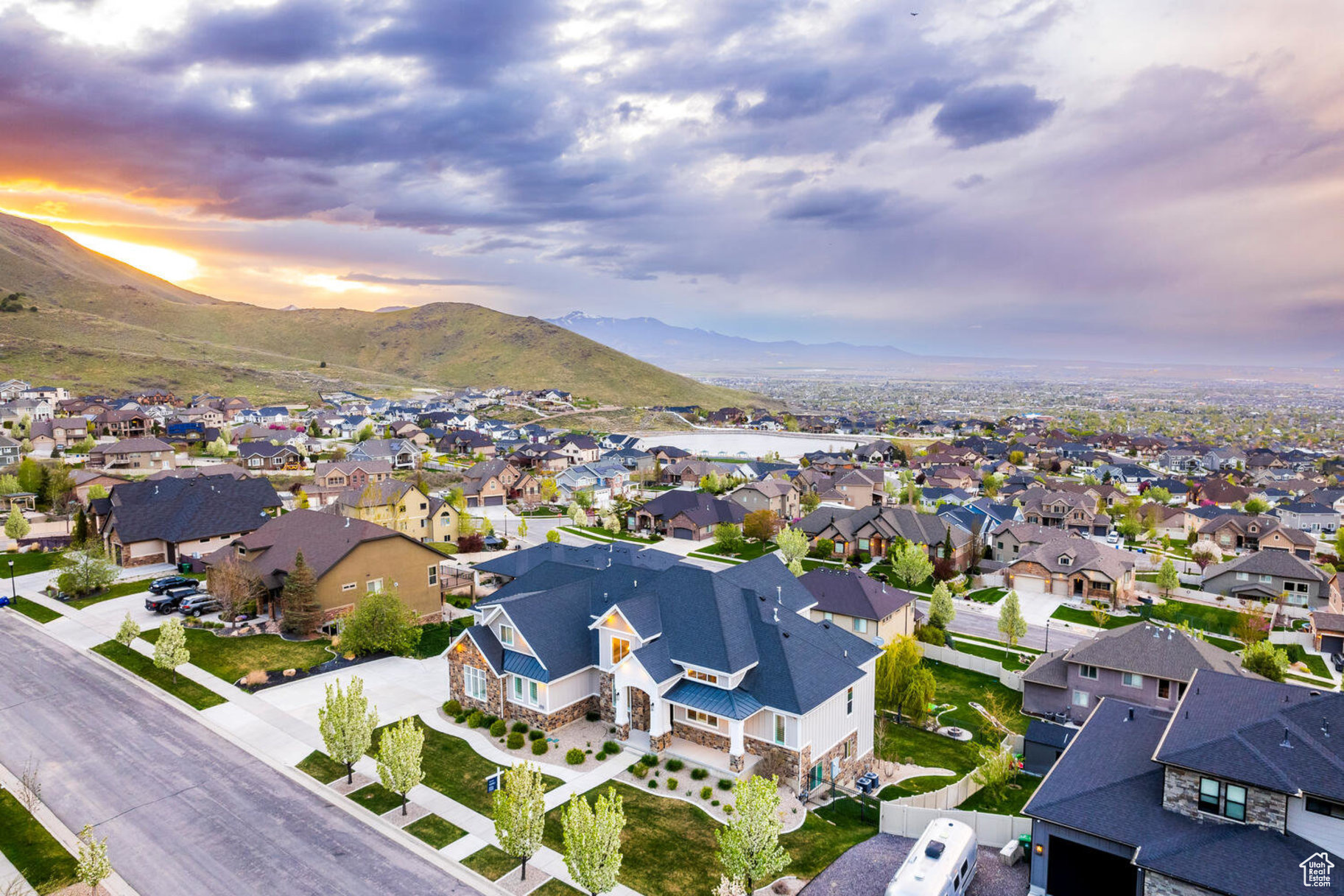 LOOKOUT RIDGE - Residential