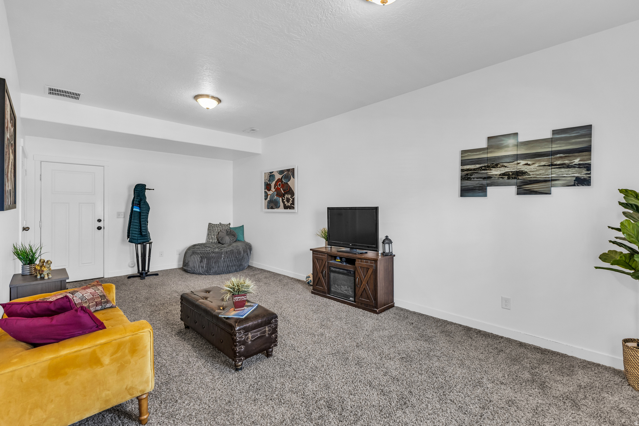 EDGEWATER - Residential