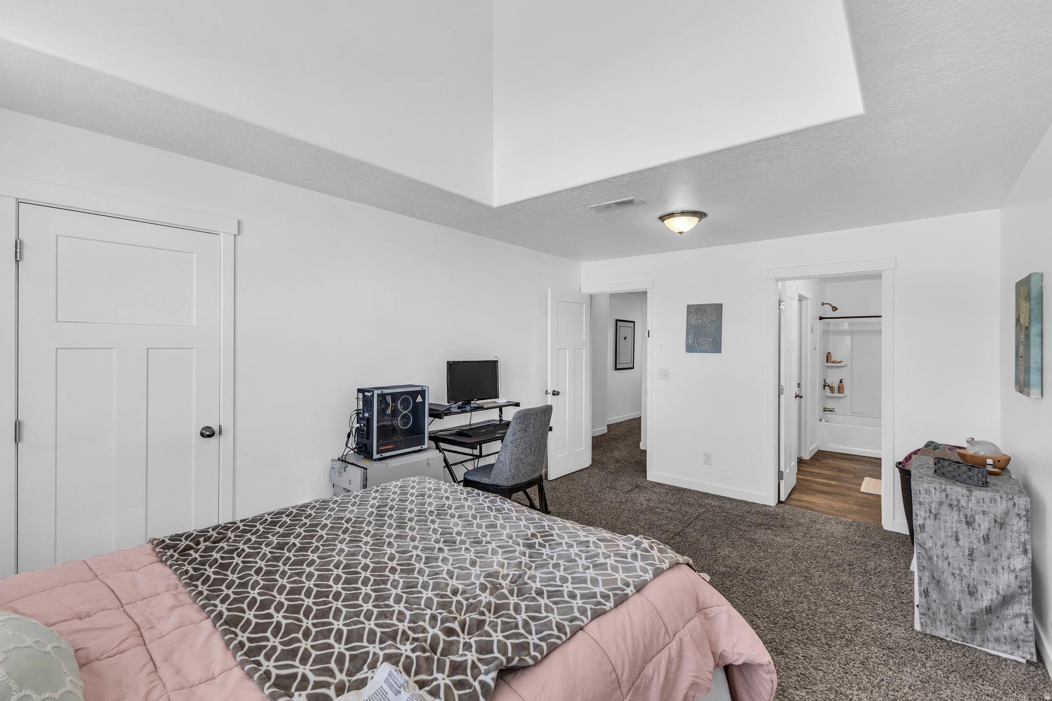 EDGEWATER - Residential
