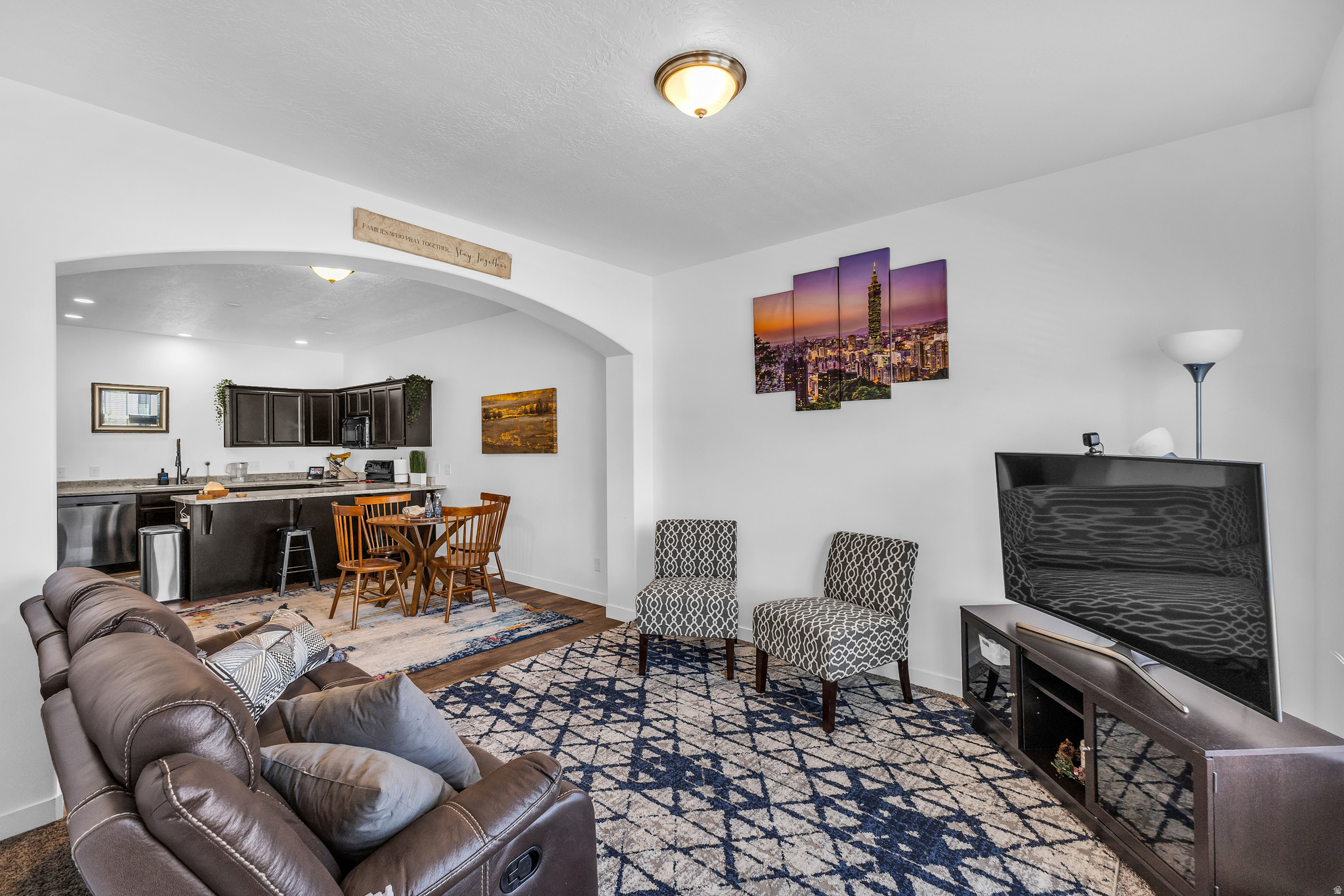 EDGEWATER - Residential